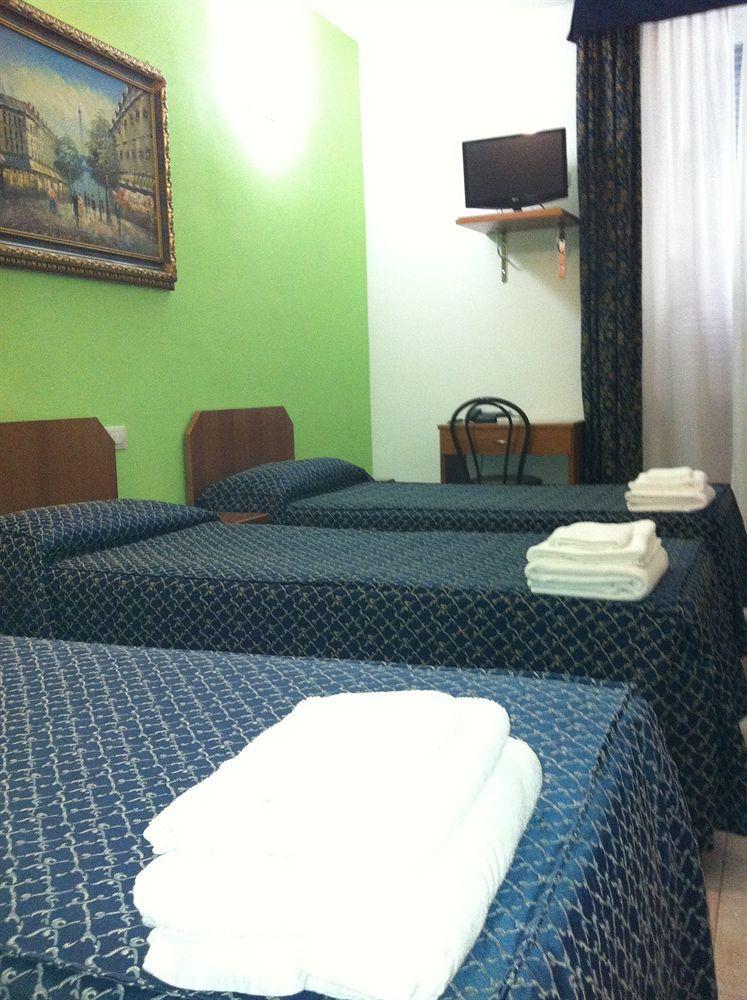 Hotel Aurelia Milano Centrale Екстер'єр фото